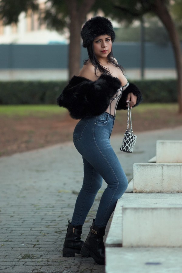 ESTE CLIMA ME PONE CACHONDA