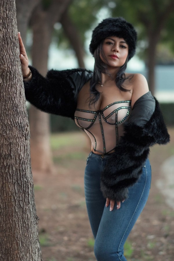 ESTE CLIMA ME PONE CACHONDA