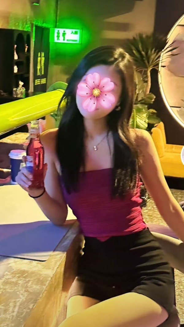 ATRACTIVAS SENSUALES, TERRASSA,  633399877