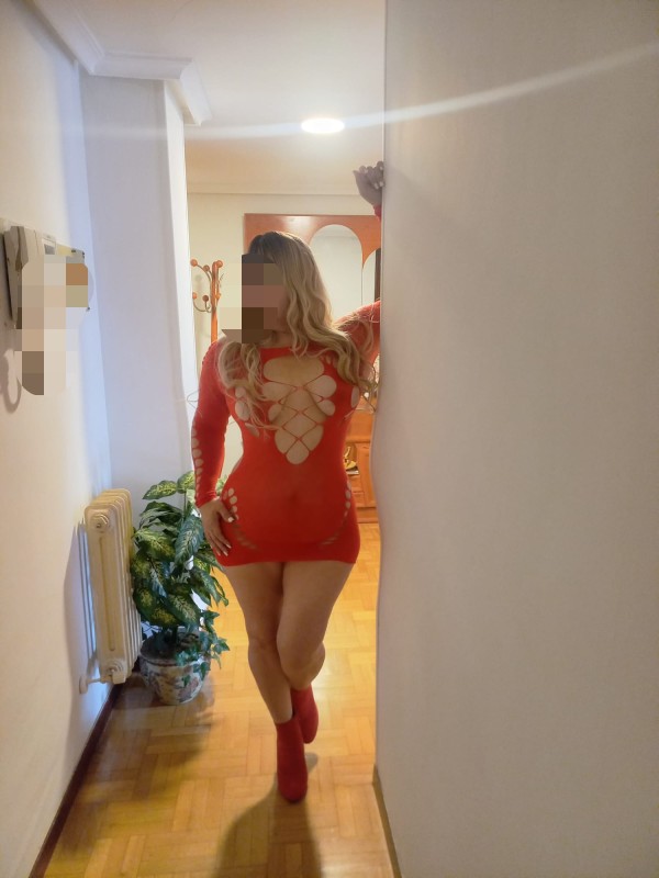 RUBIA SEXY MUY PUTITA Y EXTROVERTIDA