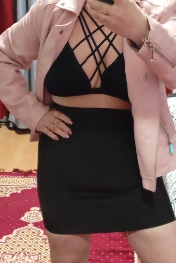 Exquisita cincuentona exuberante 677764326