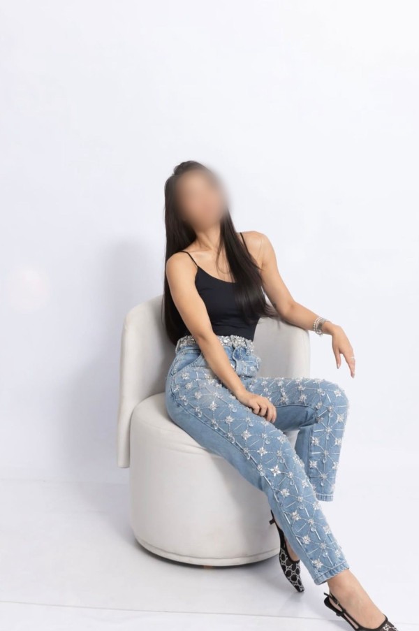 Curvas excitantes y deseo de placer, tremendamente morbosa