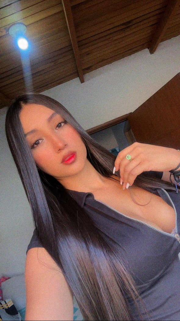 Teen colombiana preciosa te espera caliente