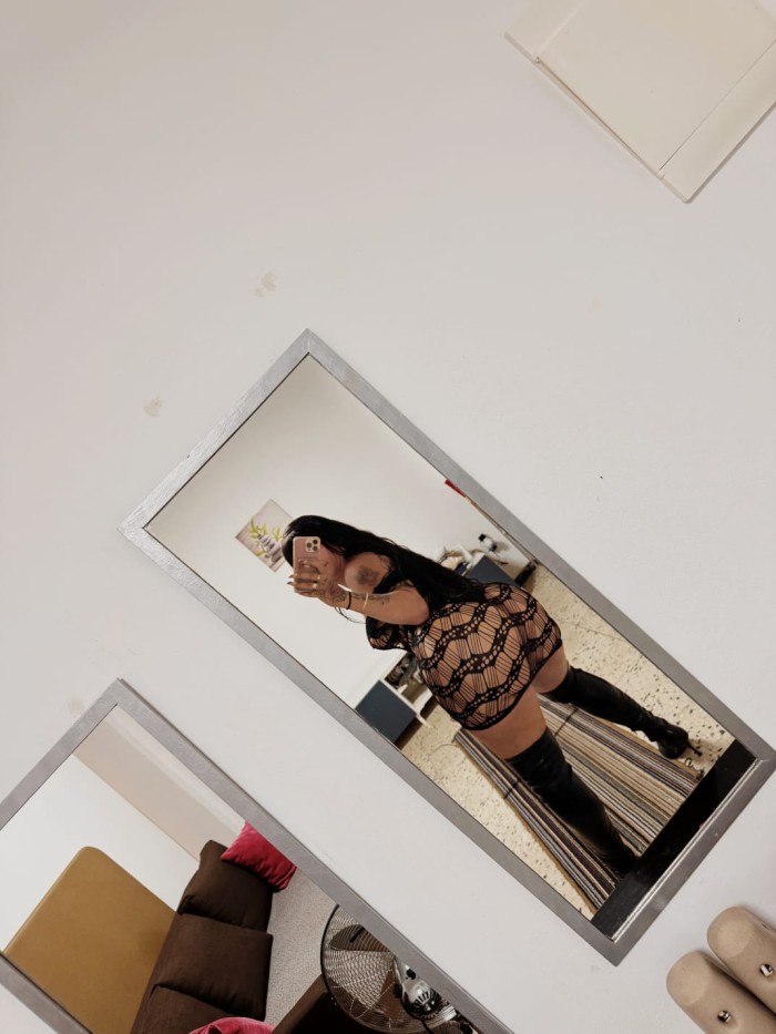 FOGOSA, LECHERA Y CON GANAS DE FIESTA A TOPE