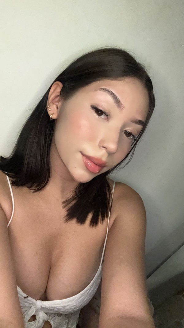 ALEXA 19 años, TENTACIÓN SENSUAL E IRRESISTIBLE…