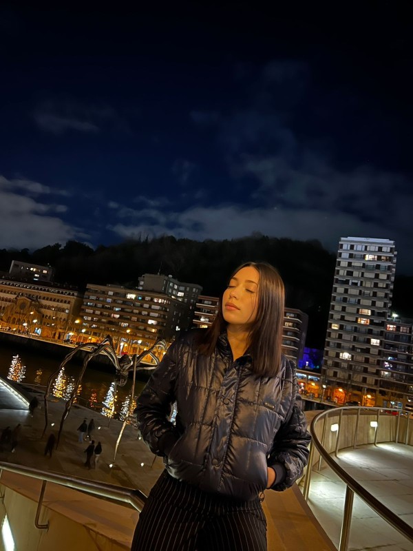 ALEXA 19 años, TENTACIÓN SENSUAL E IRRESISTIBLE…