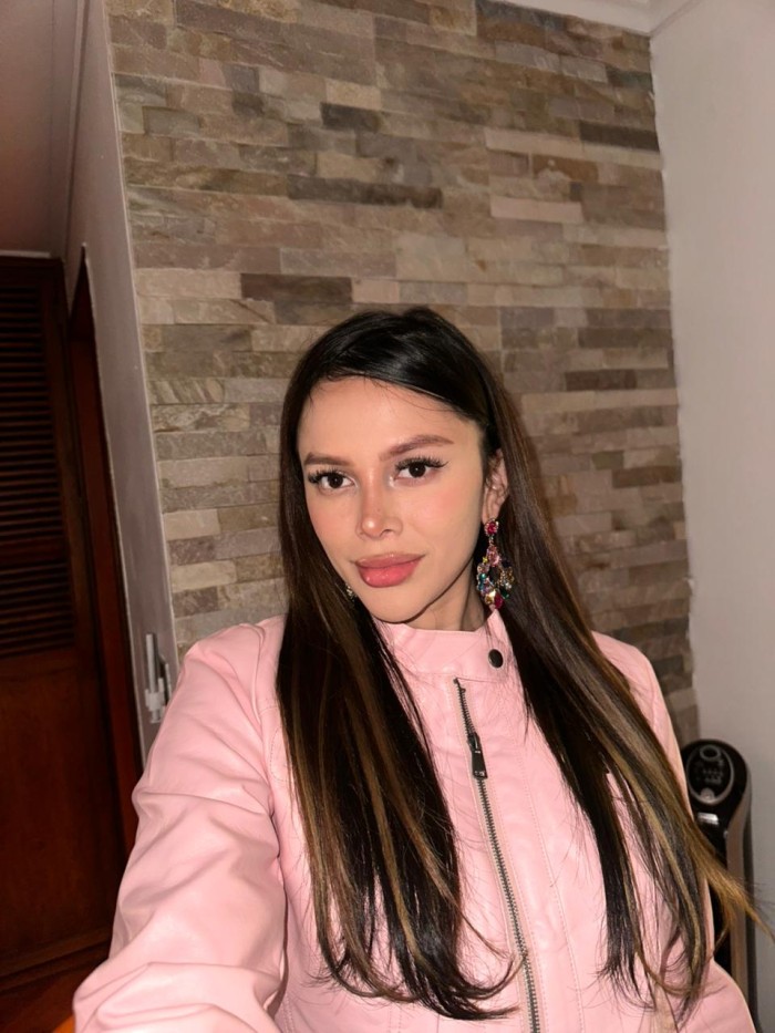 Tu mira las fotos y luego llámanos.
