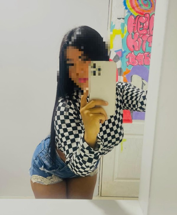 Hola soy Paula masajista latina muy cariñosa  y dulce  la diversión es hoy