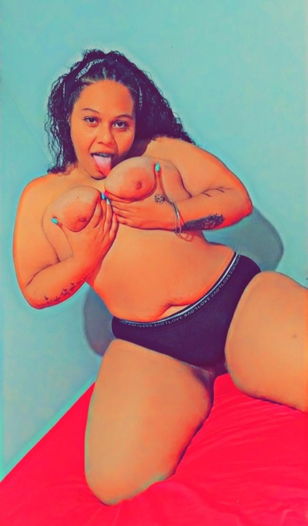 con ganas de verte EN corte inglés girona joven gordita