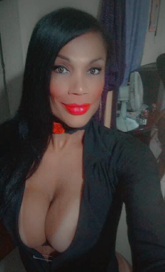 SARA CASTILHOS ESPECTACULAR TRANS GRANADA