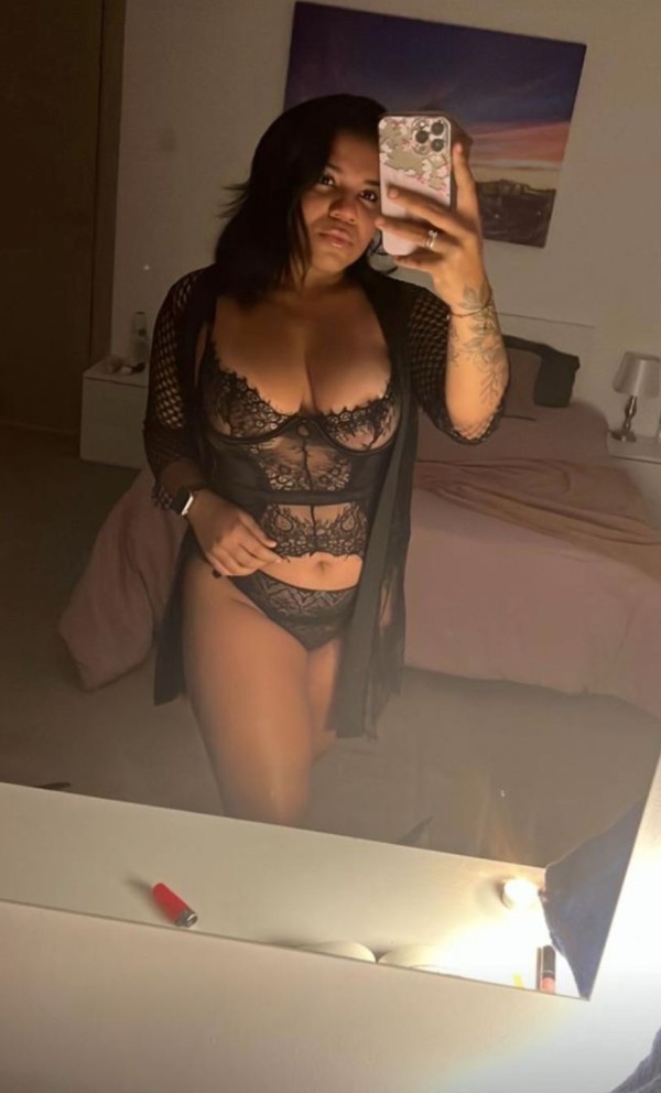 MORBOSA CALIENTE EXPLOSIÓN DE PLACER FIESTERA