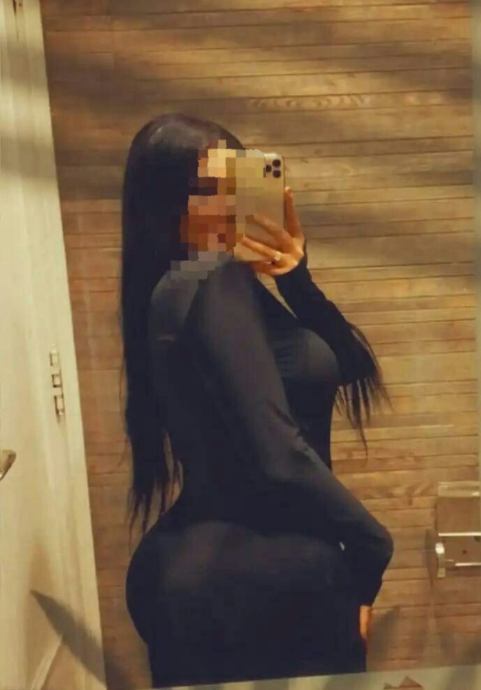 DIOSA DEL SEXO COMPLACIENTE EN  PLAYA FIGUERETAS