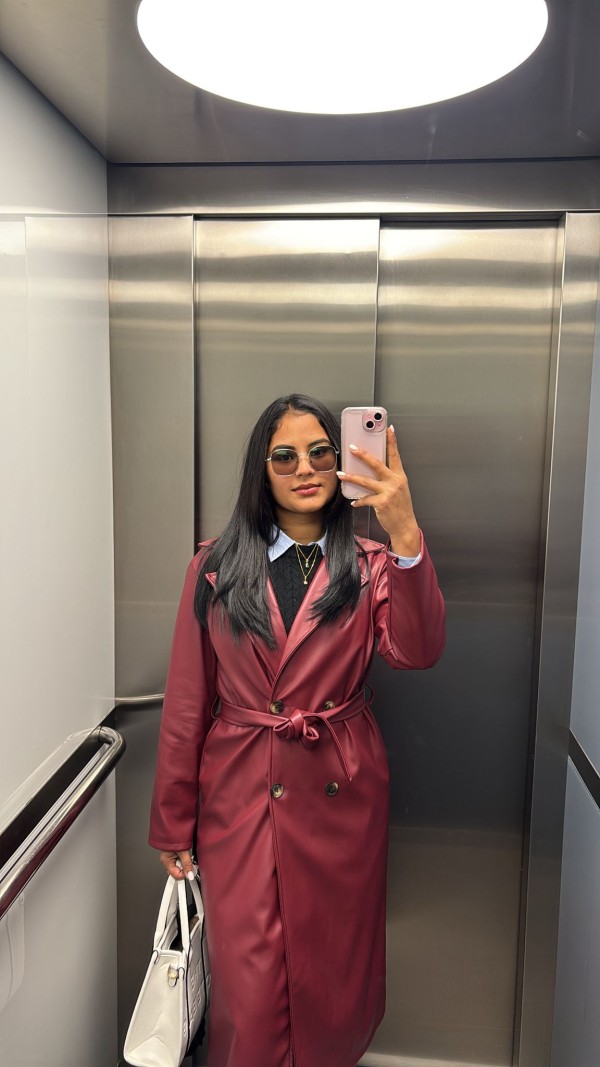 GUAPA ELEGANTE DELGADA AGRADABLE GRAN CHICA