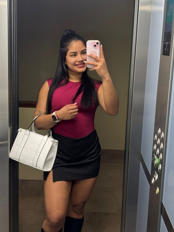 GUAPA ELEGANTE DELGADA AGRADABLE GRAN CHICA