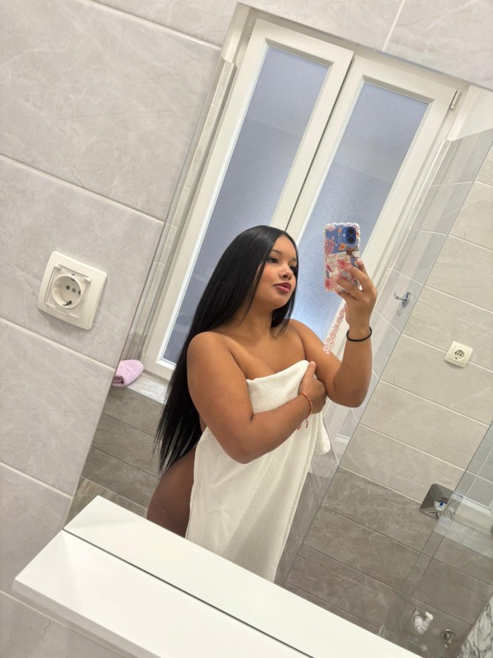 Venezolana caliente muy cachonda y joven