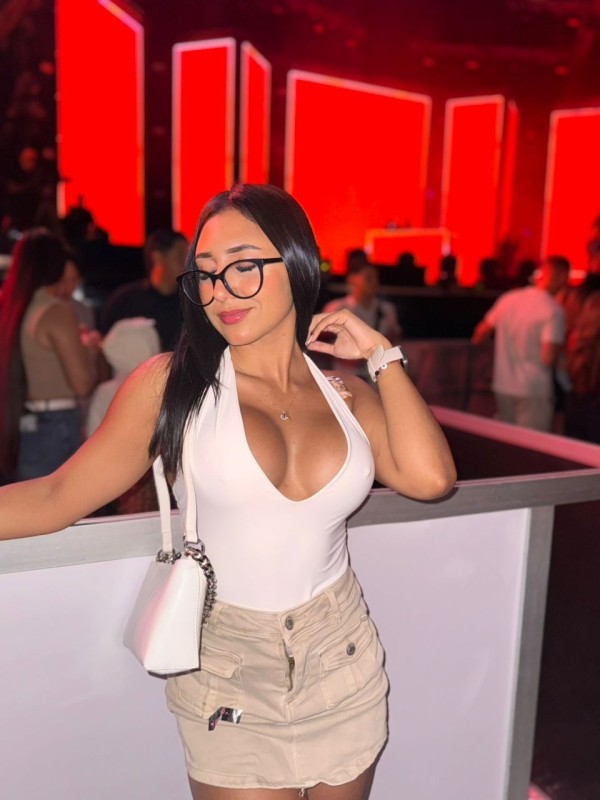 VOLVI AMORES!! RENATA la mas completa,correte en mi Boca fiestera