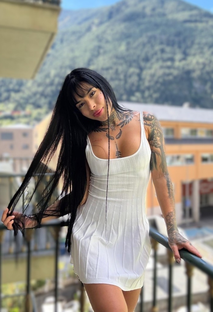 VALENTINA ATREVIDA  EN IBIZA NOVEDAD