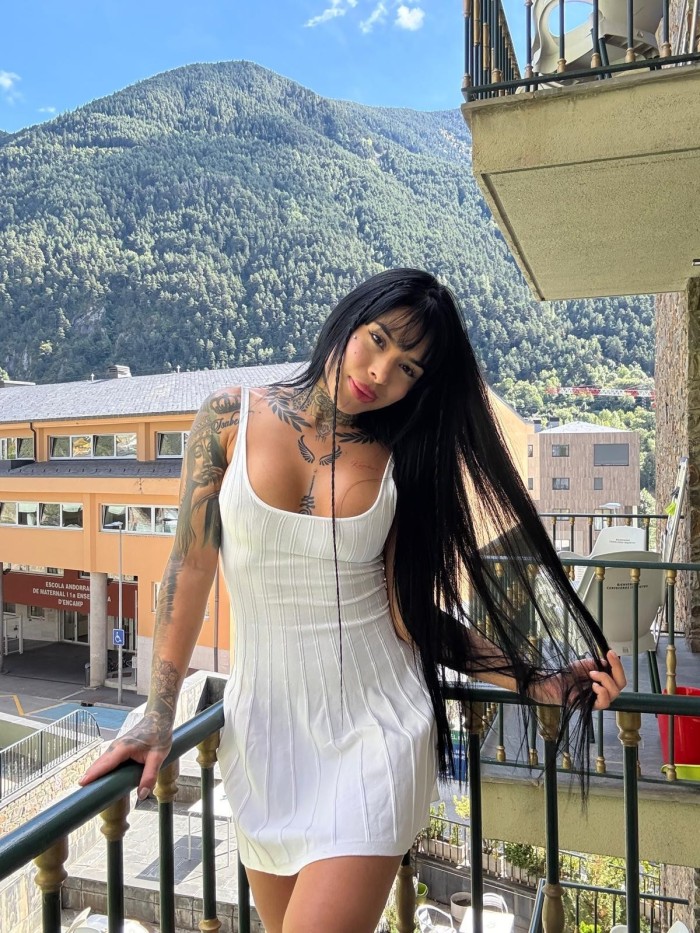 VALENTINA ATREVIDA  EN IBIZA NOVEDAD