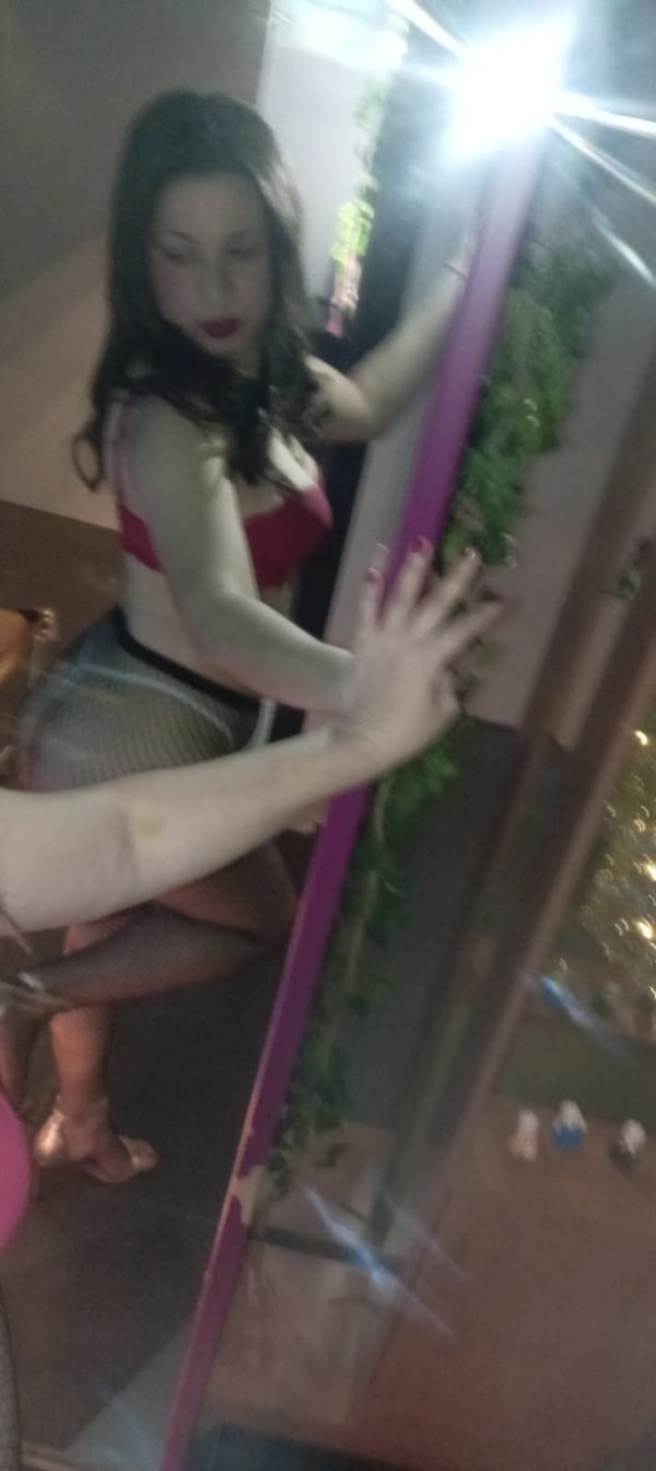 CAROL RECIÉN LLEGADA A LES CORTS 24H FIESTERA