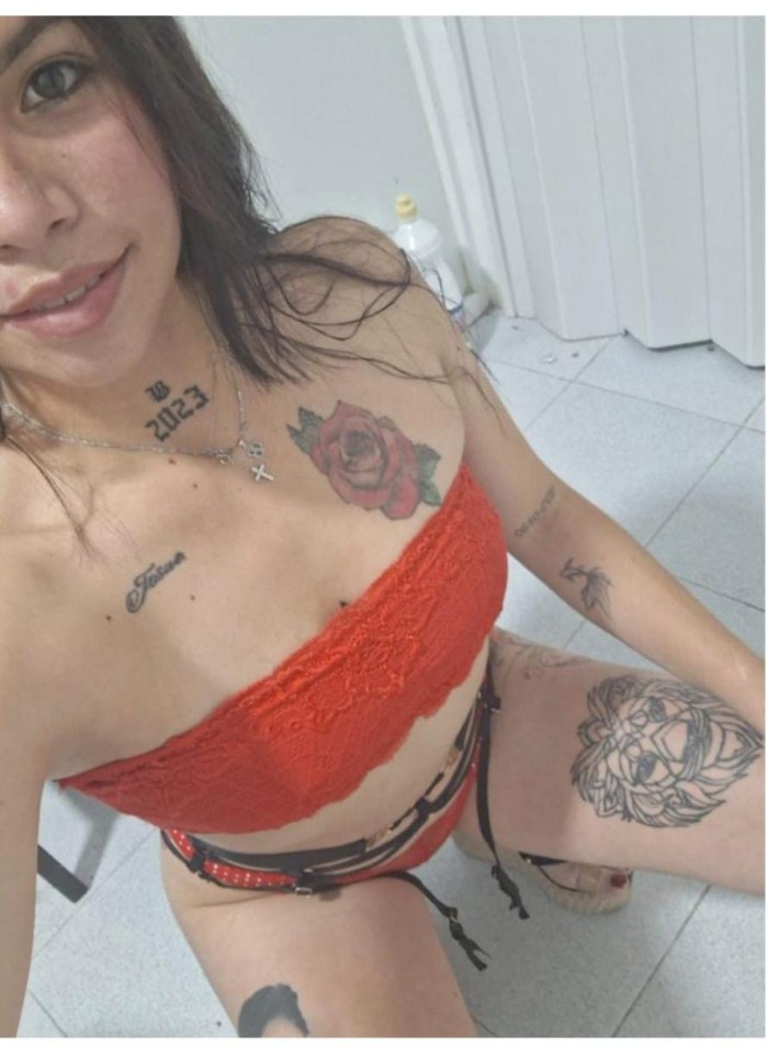 OLVIA CON SUS MEJORES SCORT