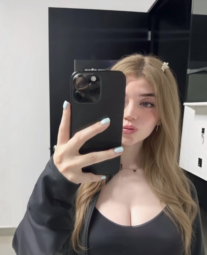 20 añitos coñito apretado y culito abierto