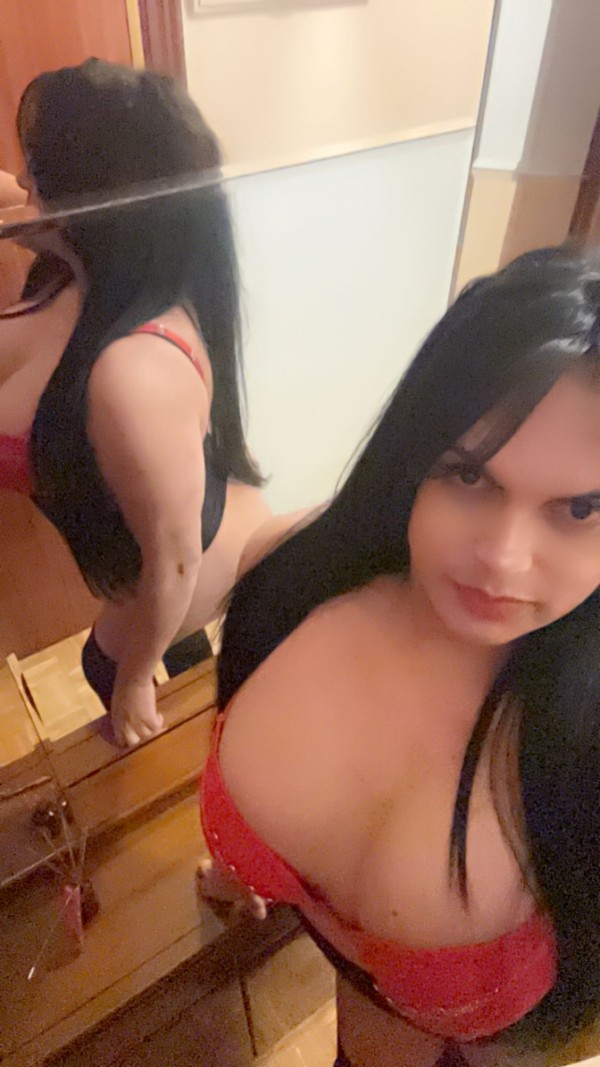 Chica. Guarra fiestera versátil dominante
