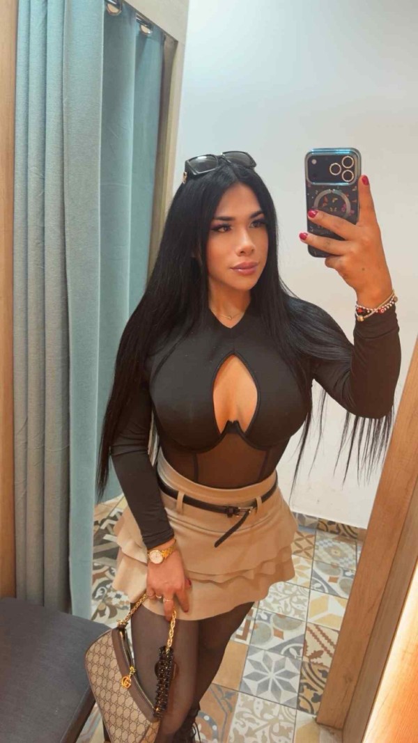 Kim fiestera caliente   adicta al sexo centro mataro