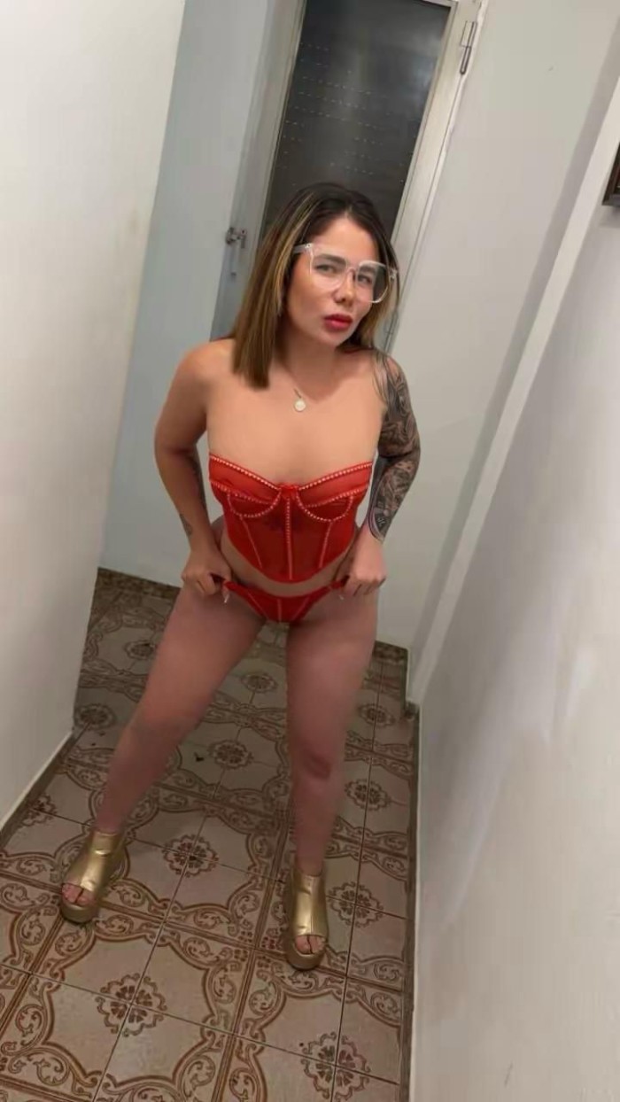 CALIENTE SENSUAL CHIQUILLA NOVEDADF
