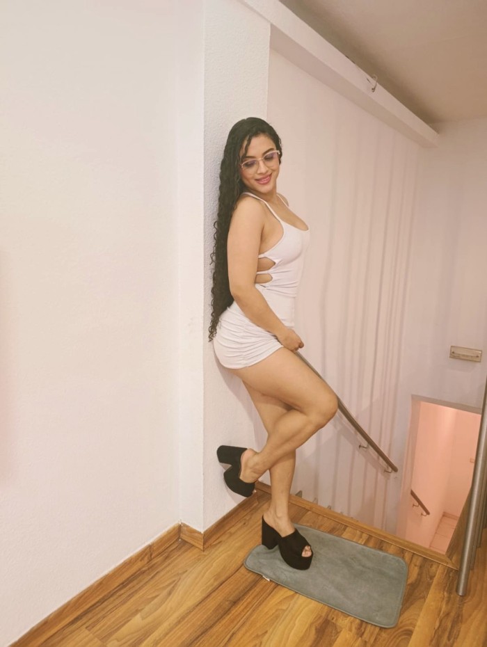 KRISTAL  JOVEN COLOMBIANA CARIÑOSA COMPLETA
