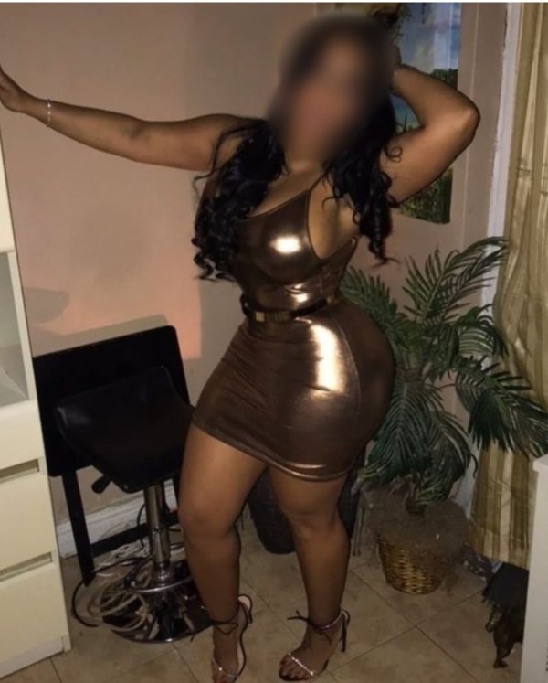 ARDIENTE Y JUGOSA DOMINICANA, LISTA PARA EL PLACER