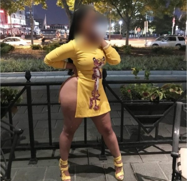 ARDIENTE Y JUGOSA DOMINICANA, LISTA PARA EL PLACER