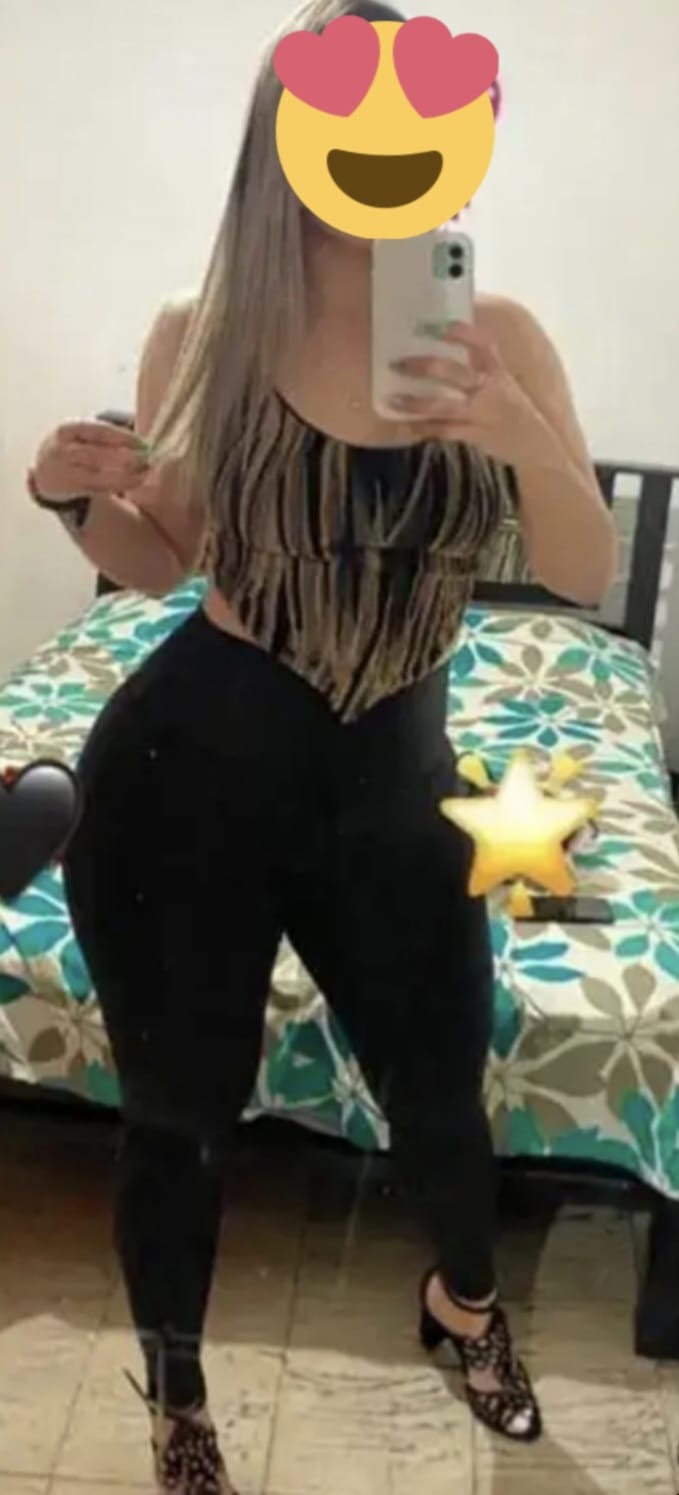 Jovencita española rubia con unas curvas divinas