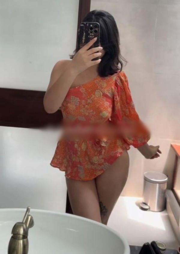 Adicta al placer y francés natural griego a tope