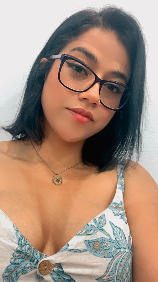 VIOLETA : NOVEDAD EN OVIEDO DULCE Y CARIÑOSA