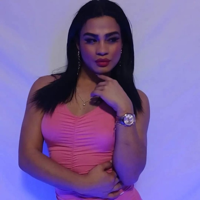 Trans jovencitas muy cachonda