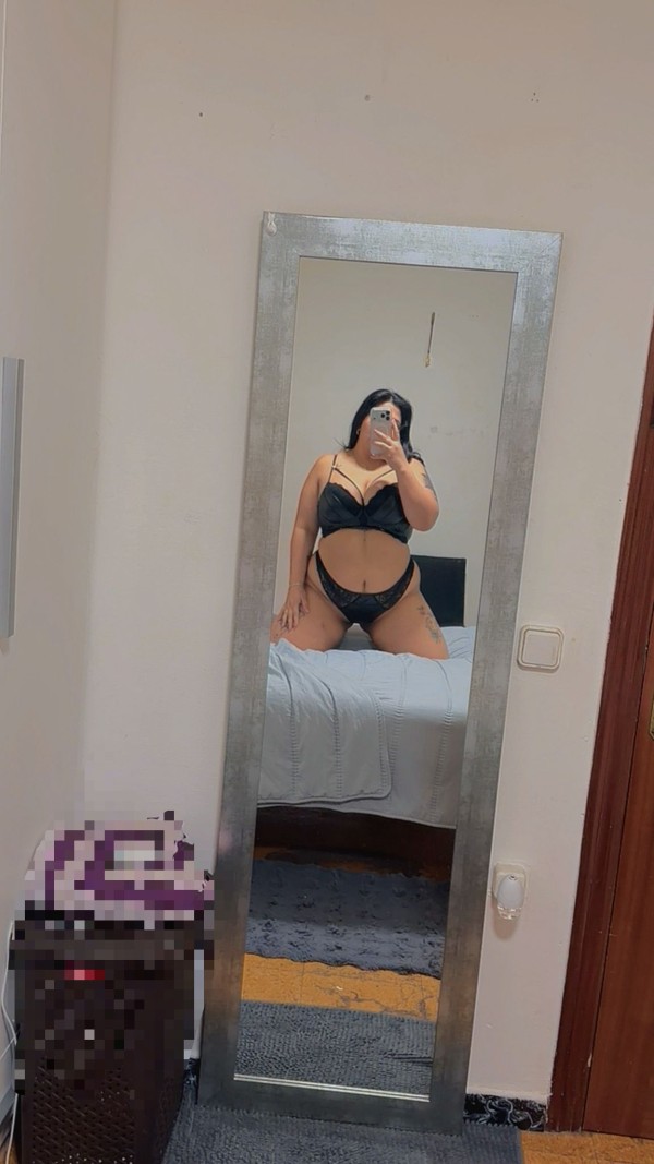 Emily hermosa colombiana d 26 años ven a disfrutar