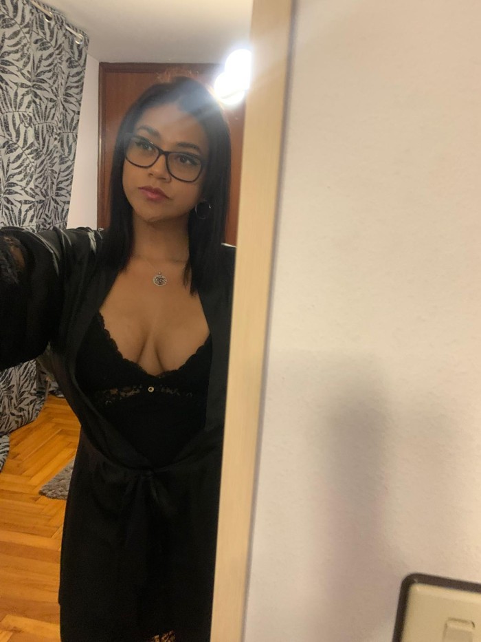 SENSUAL IMPLICADA CACHONDA ADICTA AL PLACER