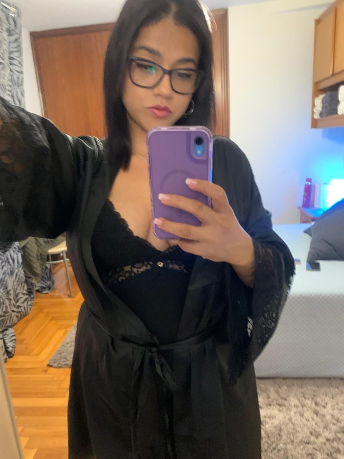 SENSUAL IMPLICADA CACHONDA ADICTA AL PLACER