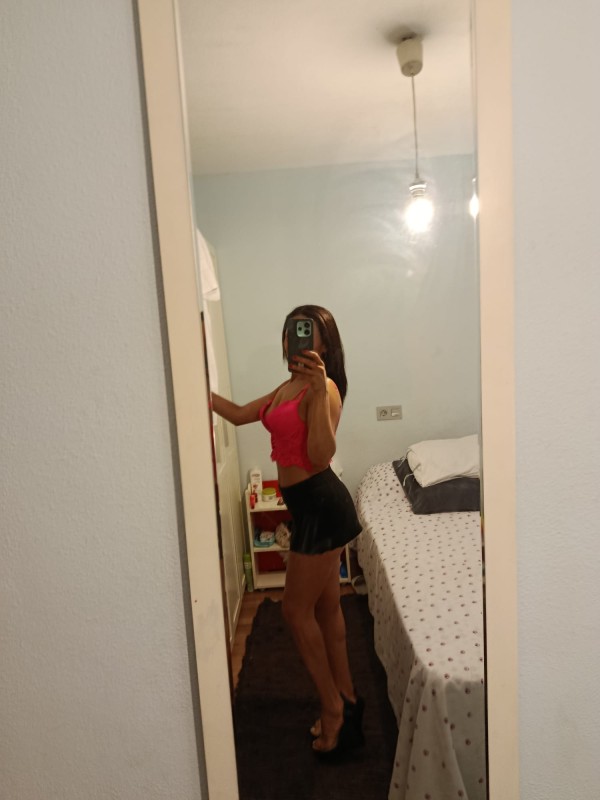 SOY NOVEDAD ME LO COMO TODO /OVIEDO 24/7zona los prados Oviedo