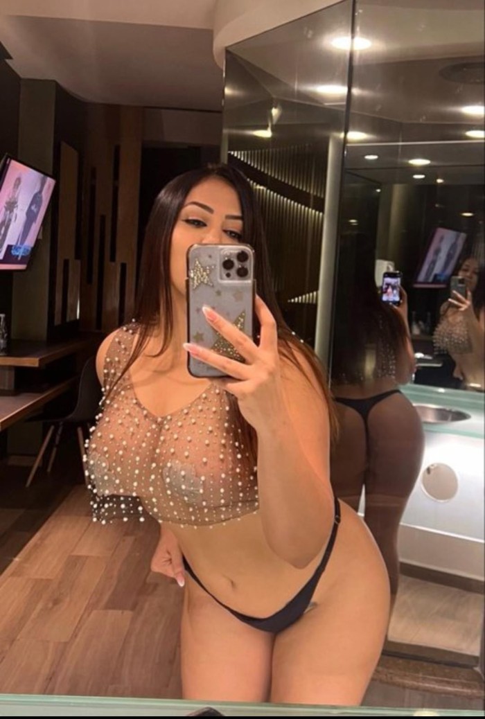 HOLA CHICO SOY KEISY UNA CHICA DULCE Y ATRACTIVA