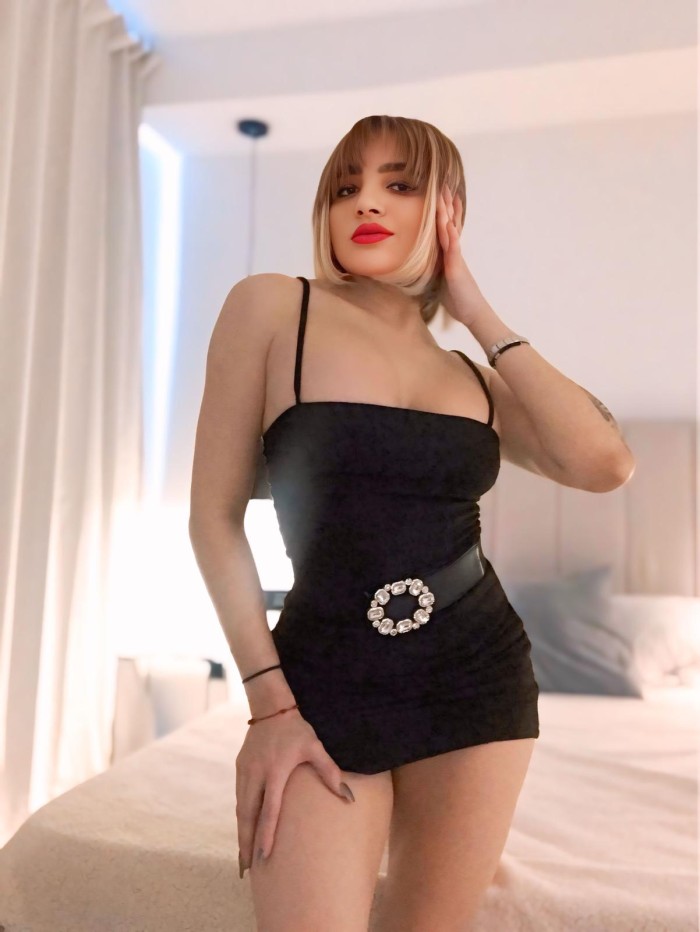 Petite/Nueva Andalucia/ open mind Party Blondie