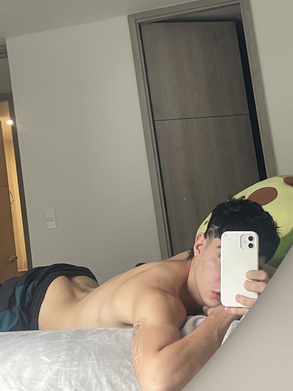 JOVENCITO TALLA XL ADICTO A VIOLAR CULOS Y BOCAS