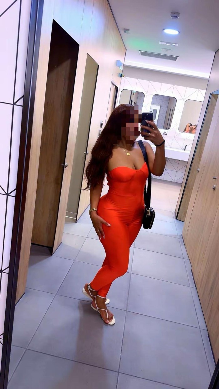 VEN TÓCAME CARIÑO, QUE ARDO DE PASION