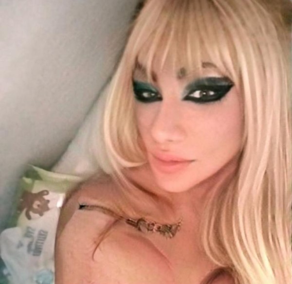 LA TRAVESTI POLLANA PASIVA LECHE CONTENIDO LAURA DIOR SANTS SEXTING BIZUM