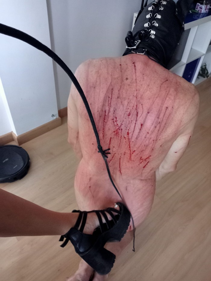 TIFANY  DOMINATRIX EXTREMA  24 CM DE POLLA BIEN CAÑERA Y FIESTERA XXL