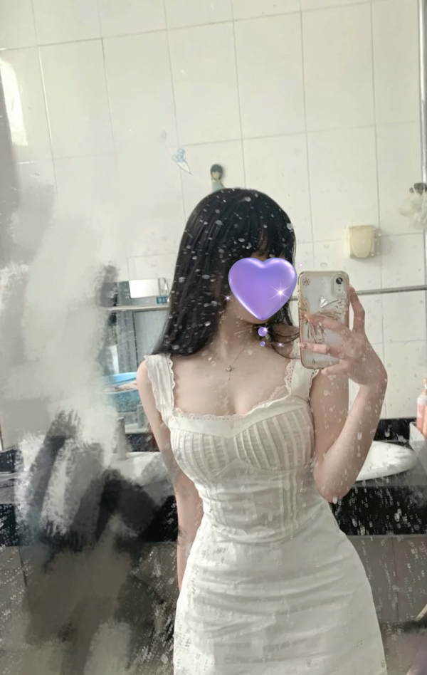 Nueva chica simpatica delgada nuy cachonda