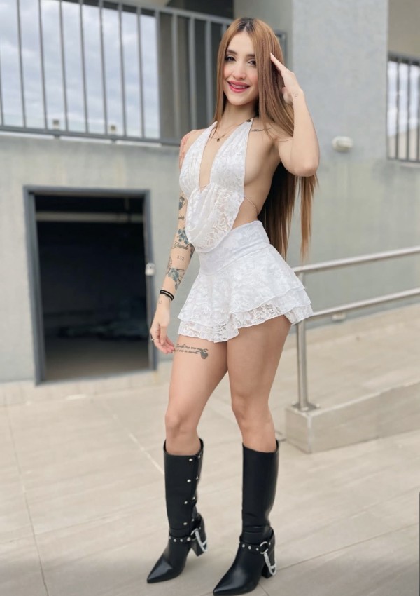 RICOS BESOS, BUEN FRANCÉS NATURAL Y MUCHO SEXX