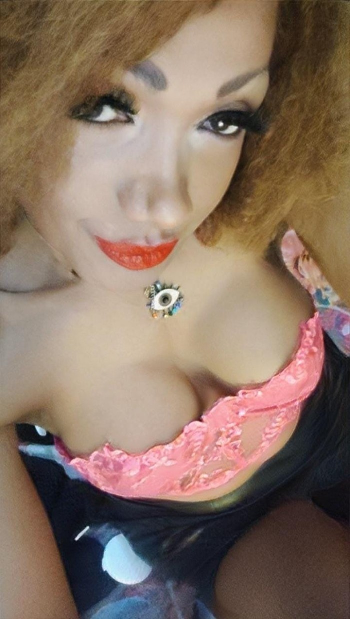 DIOSA DEL BESO NEGRO EXPERTA EN PRINCIPIANTES BLACK KISS QUEEN GRANOLLERS