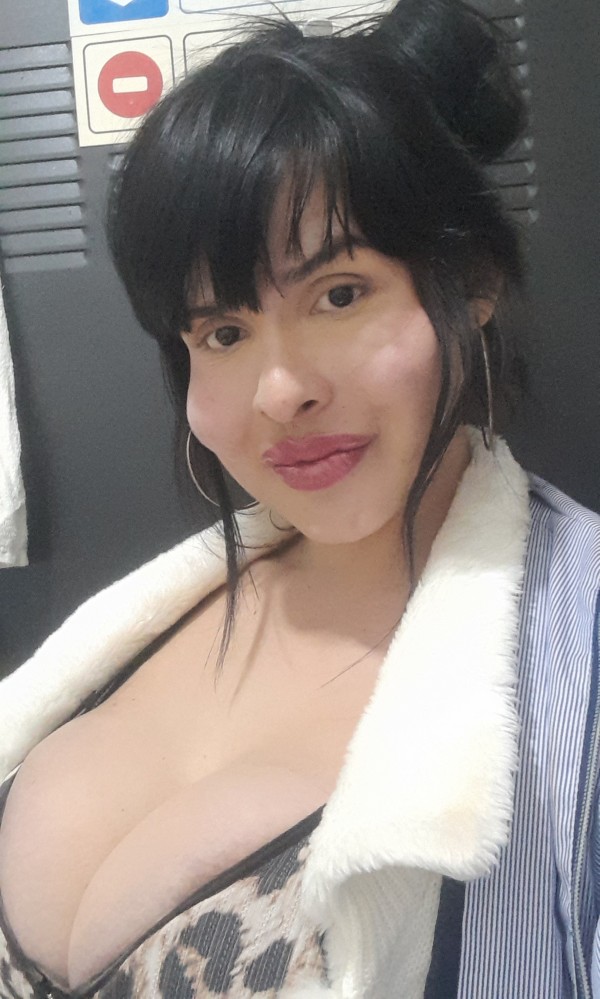 EN ALBACETE DELICIOSA JOVENCITA TRANS
