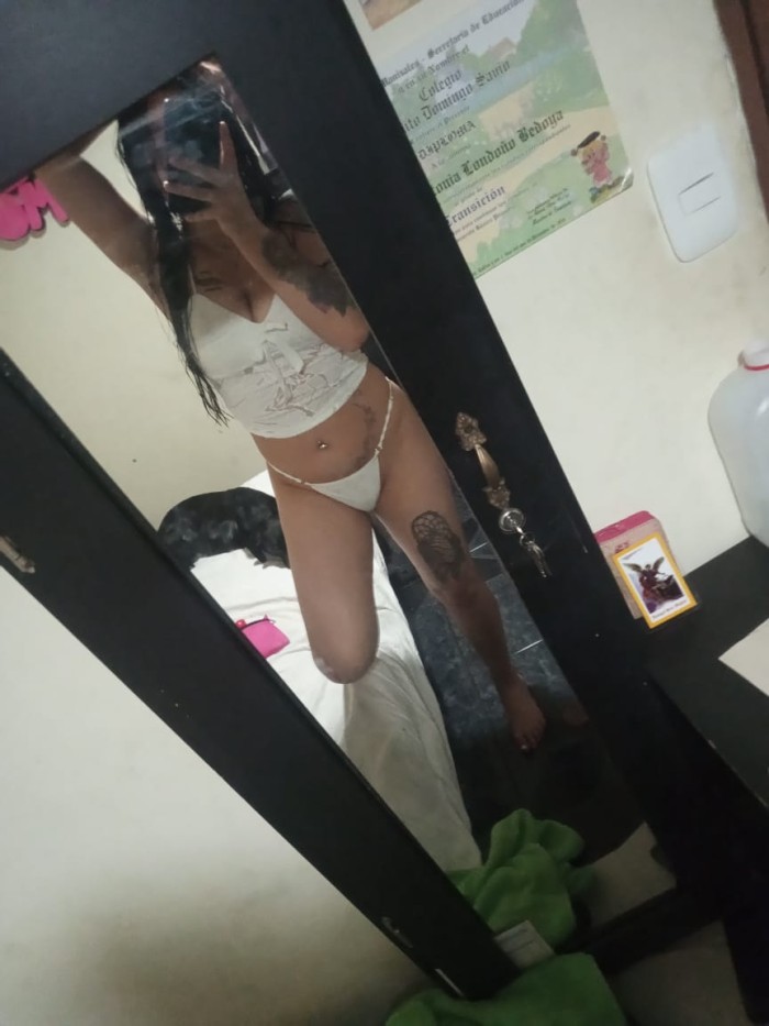 JOVEN LATINA,SALIDAS 24HRS